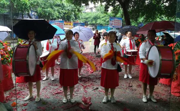 加盟开干洗店利润有多少 准确定位抢占市场